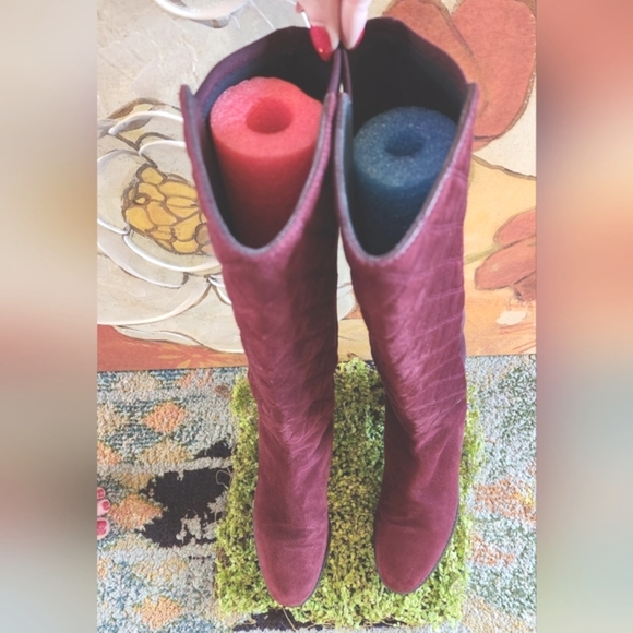 STUART WEITZMAN Merlot Wine Suede Knee High 2" Heel Slip On Elastic Back Boots 9 - Picture 7 of 15